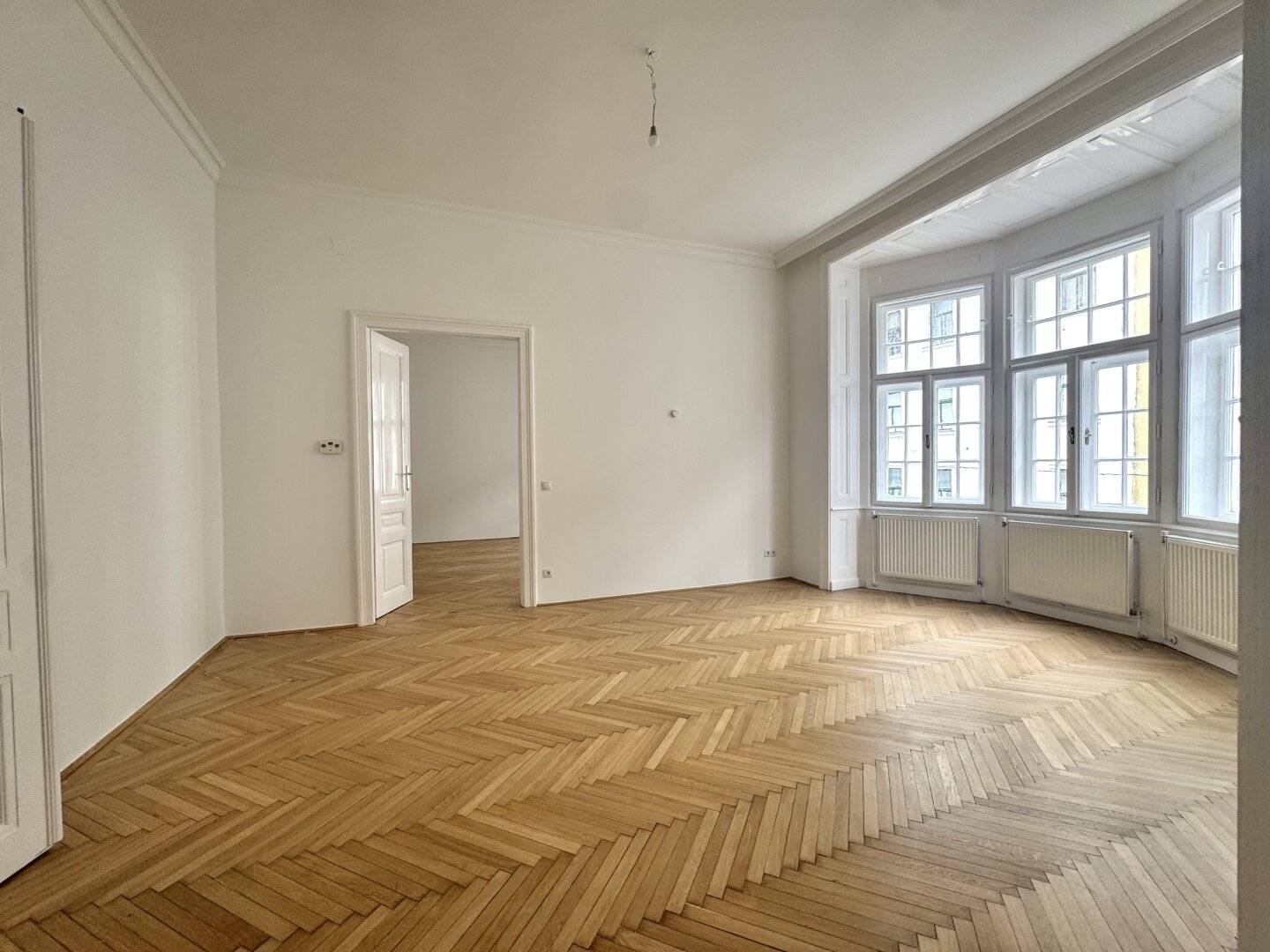 Charming period apartment with courtyard orientation near U3 Rochusgasse