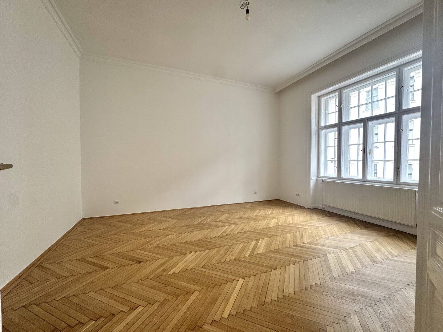 Charming period apartment with courtyard orientation near U3 Rochusgasse