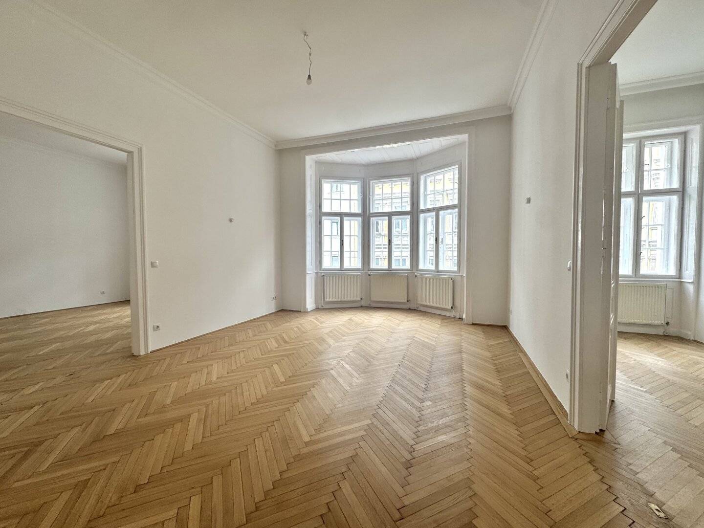 Charming period apartment with courtyard orientation near U3 Rochusgasse