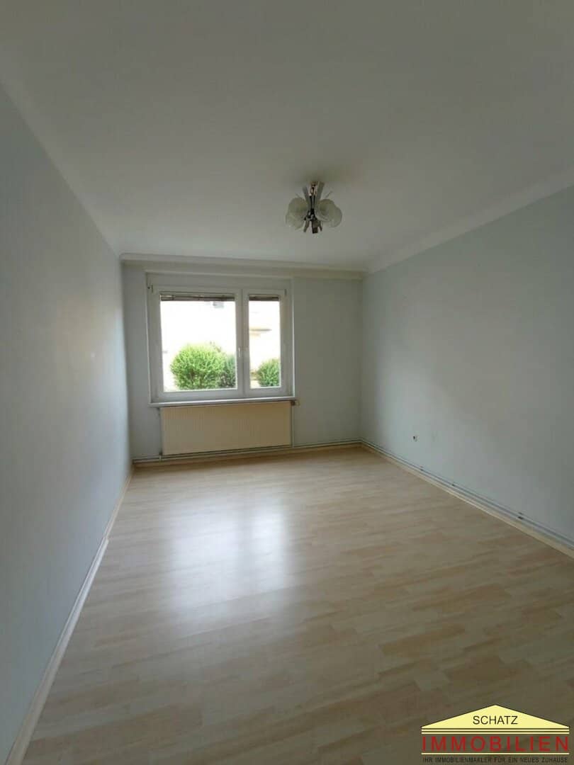 Charmante EG-Wohnung in Pottenstein: 3 Zimmer, Balkon & Stellplatz
