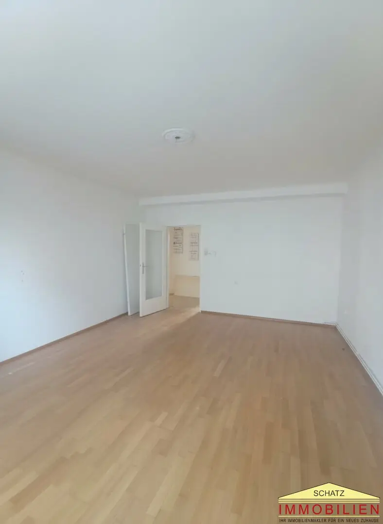 Charmante EG-Wohnung in Pottenstein: 3 Zimmer, Balkon & Stellplatz