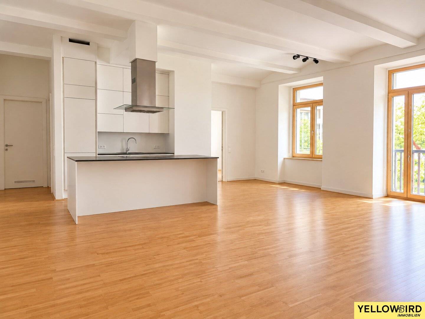 Bright new-build apartment with two balconies in the 5th district