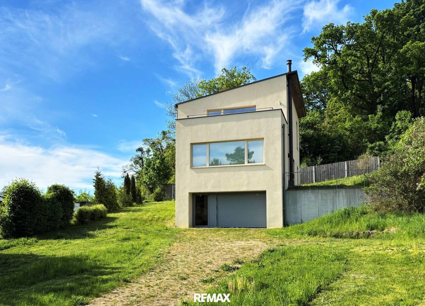 Einfamilienhaus mit Garten und Terrasse in ruhiger Lage