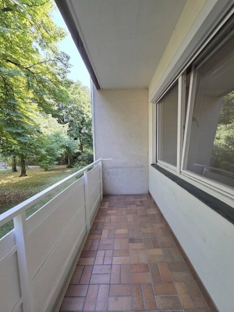 Bright 2 Room Apartment with Loggia in Green Setting