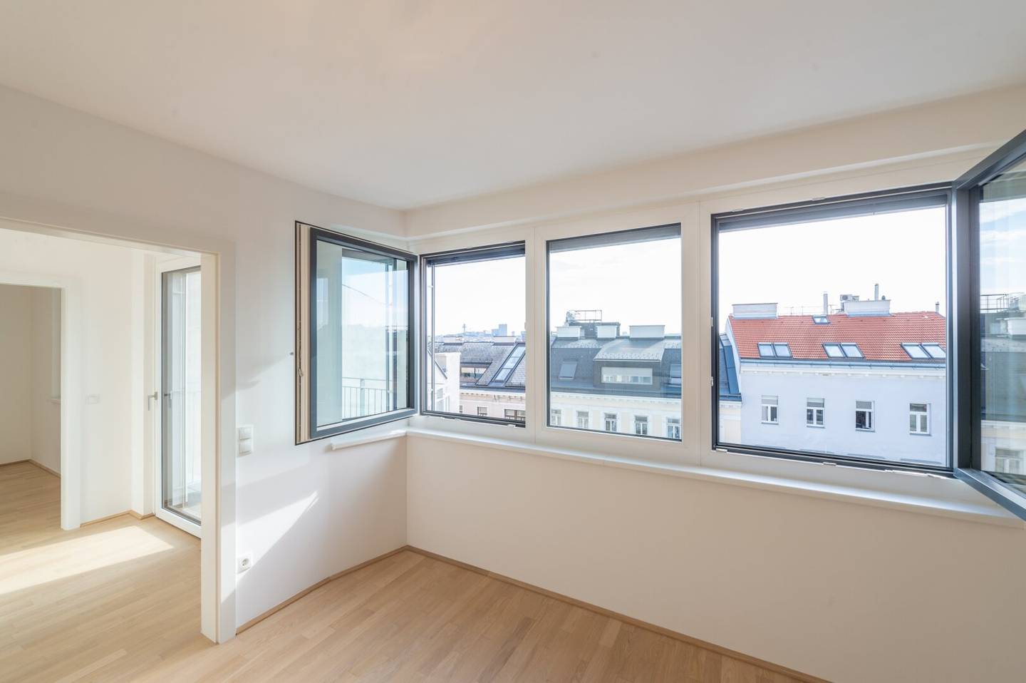 New build apartment with balcony and panoramic view near Mariahilferstraße