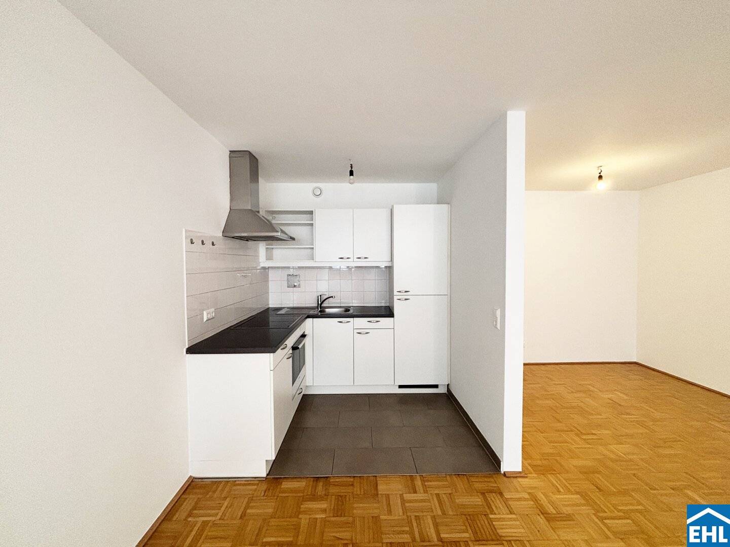 Charming apartment with parquet and view of Schubertpark