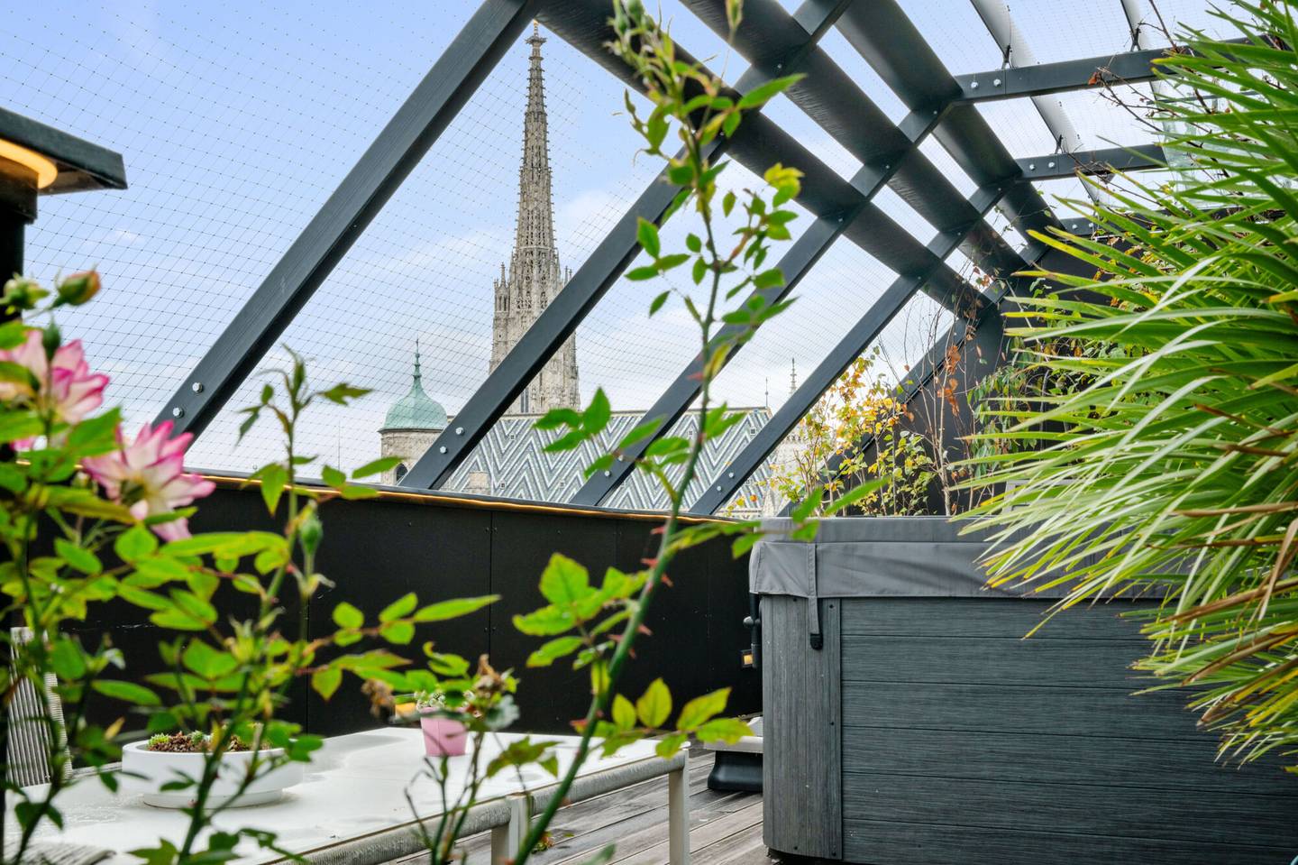 Penthouse with rooftop terrace and view of St. Stephen's Cathedral