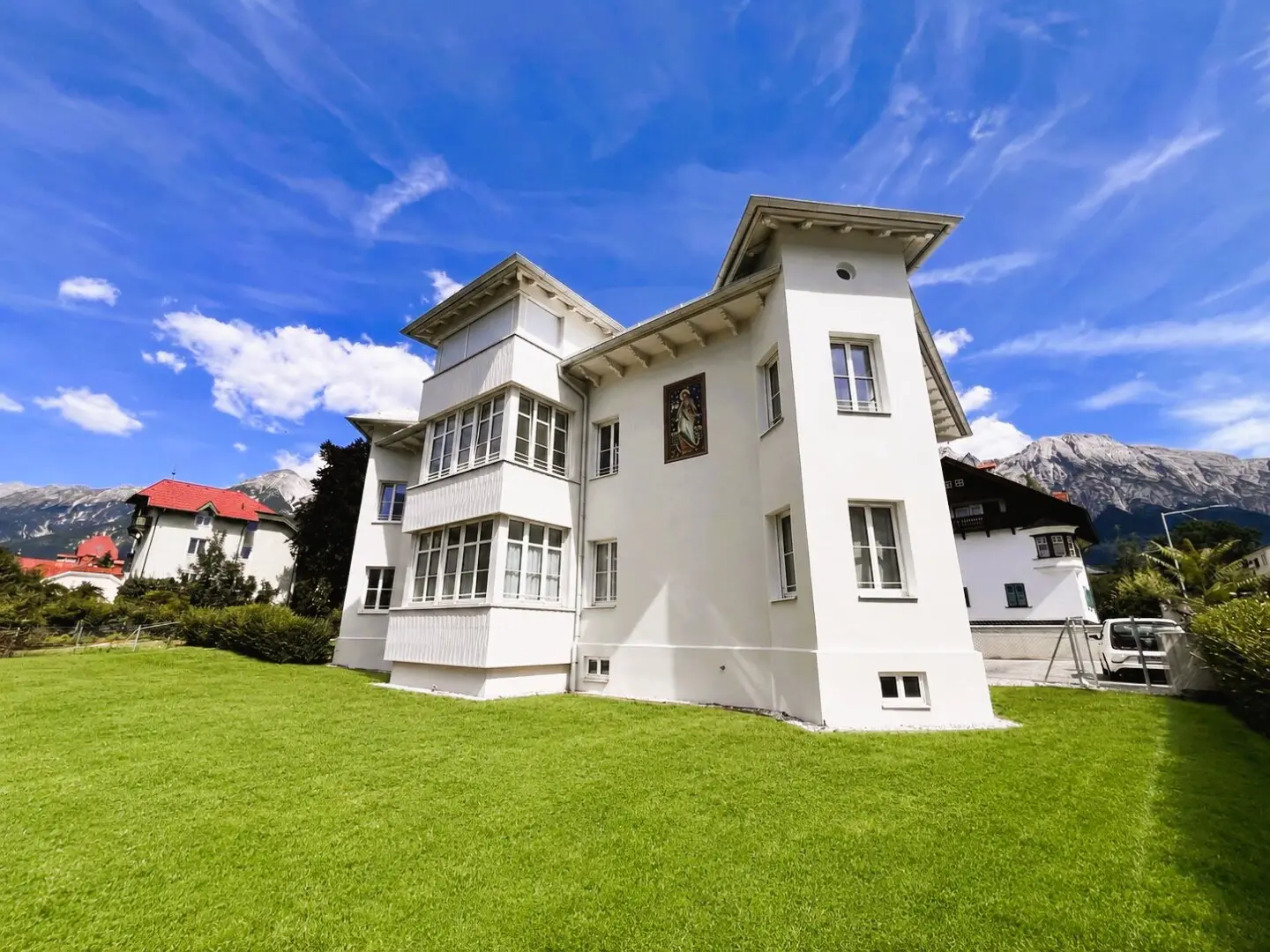 Dachgeschosswohnung mit zwei Dachterrassen und Bergblick