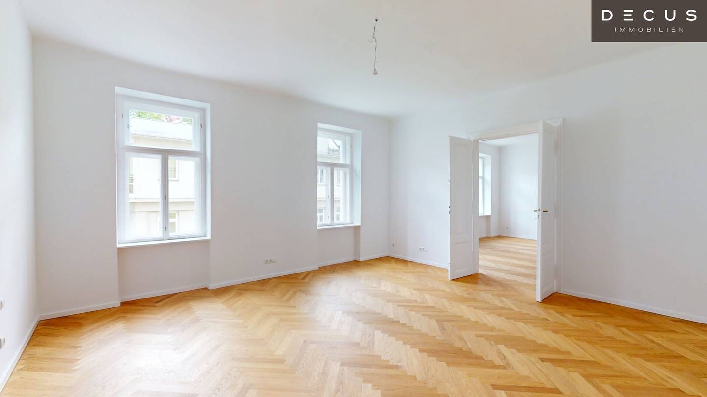 Sanierte Altbauwohnung mit Balkon am Augarten