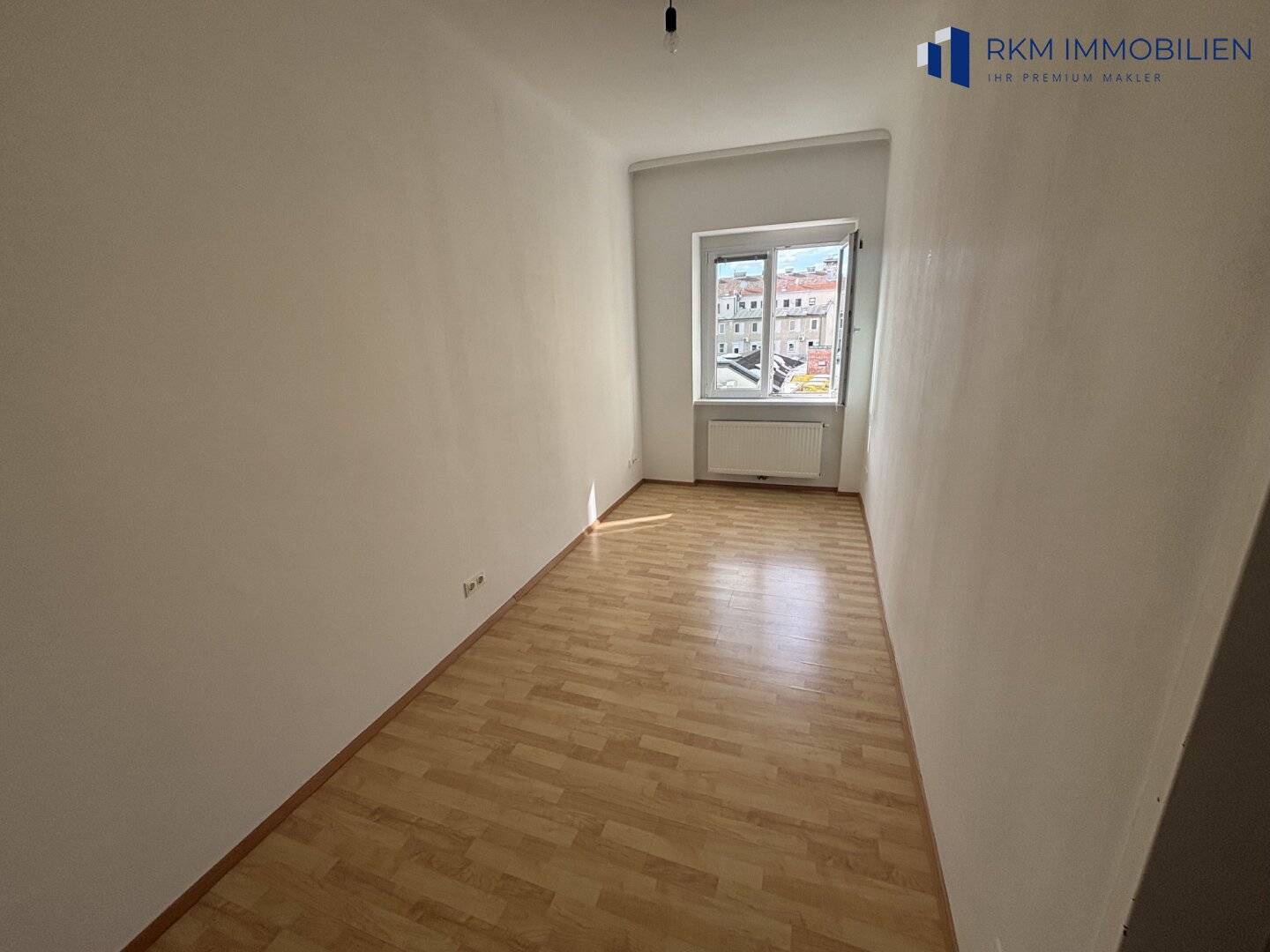 Helle Wohnung mit Stadtblick nahe Augarten und Hannovermarkt