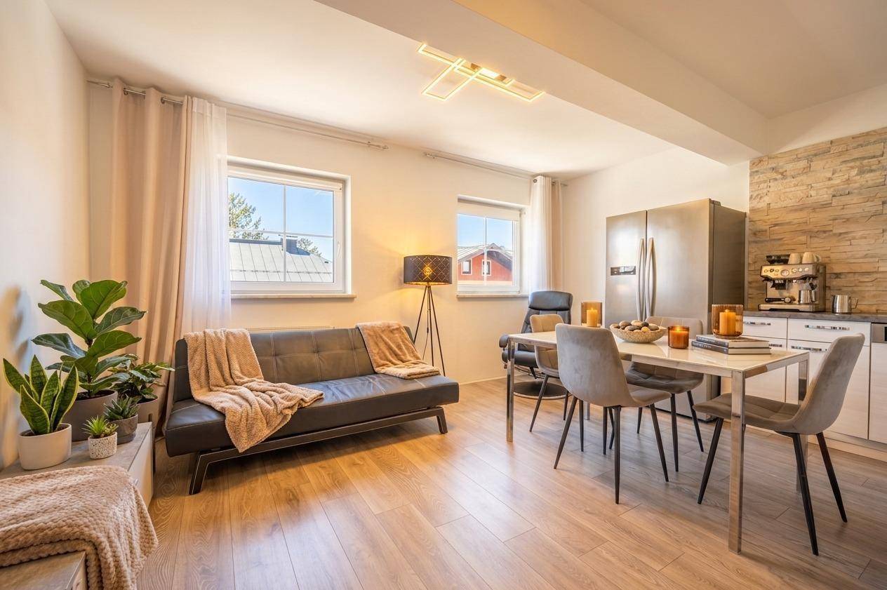 Tenanted Maisonette Apartment with Fitted Kitchen in Central Location