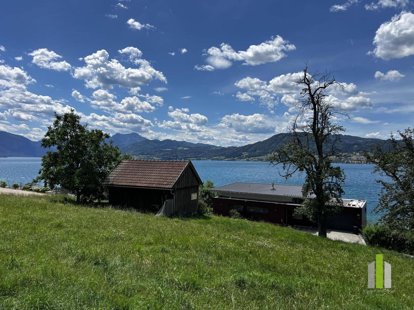 Baugrundstück mit Seeblick und Badeplatz Nutzungsrecht