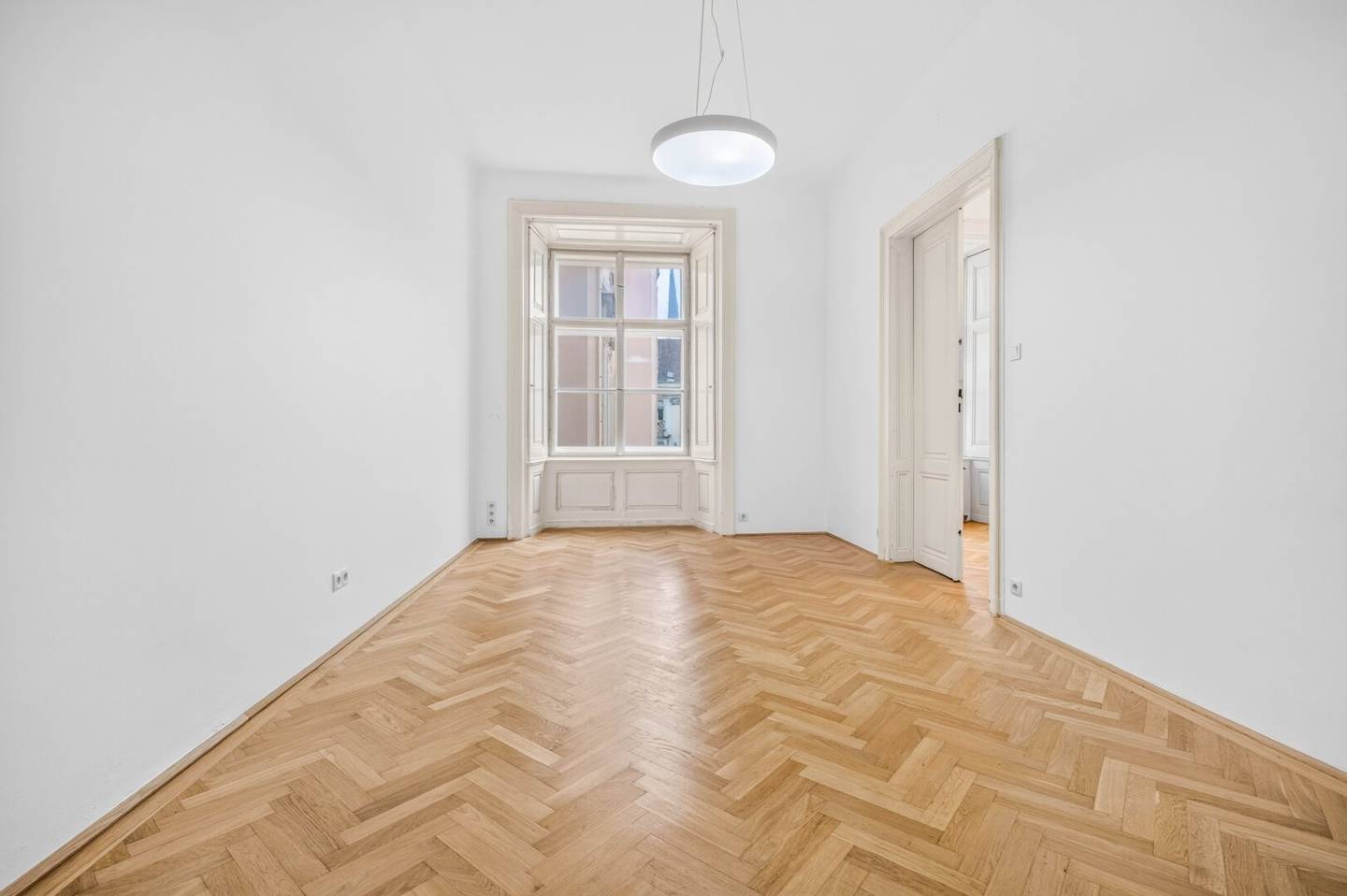Provisionsfrei, klimatisiert, Lift, repräsentativ und direkt beim Judenplatz!