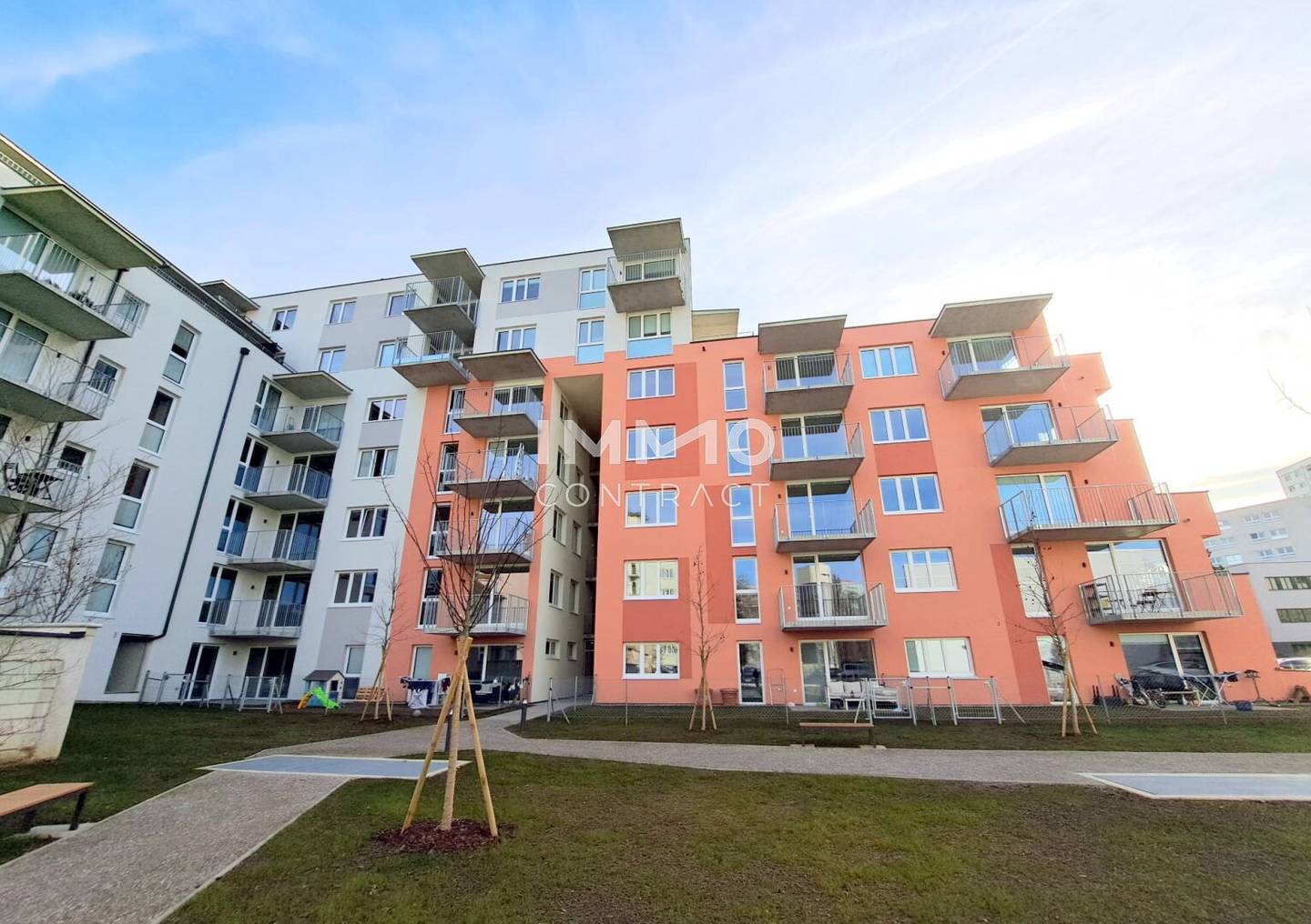 Helle Etagenwohnung mit Balkon in ruhiger Innenhoflage