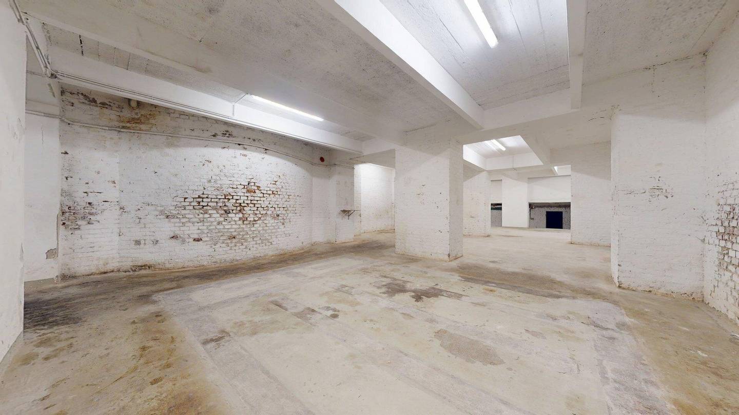 Souterrain Lager mit viel Platz nahe WU