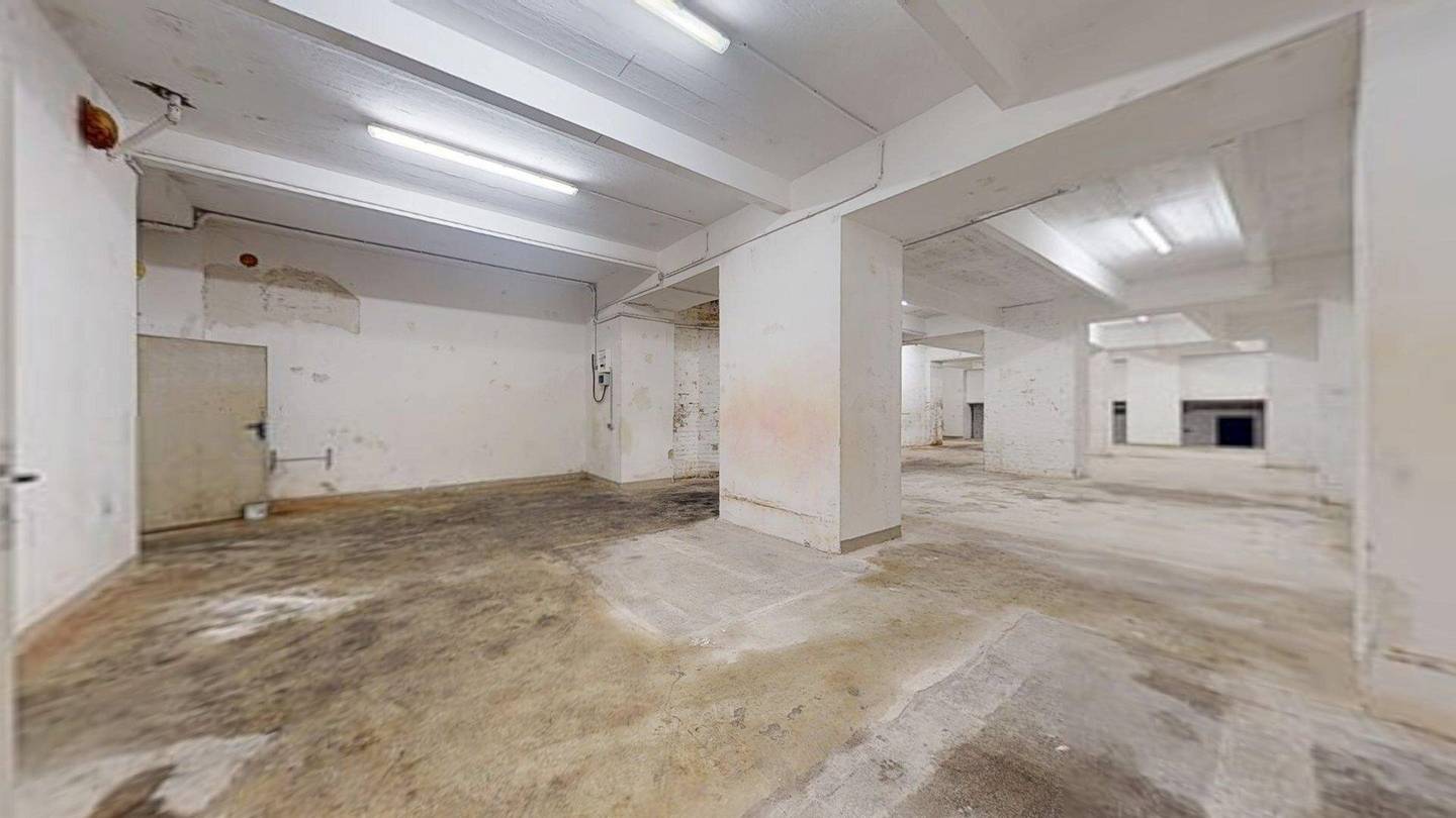 Souterrain Lager mit viel Platz nahe WU
