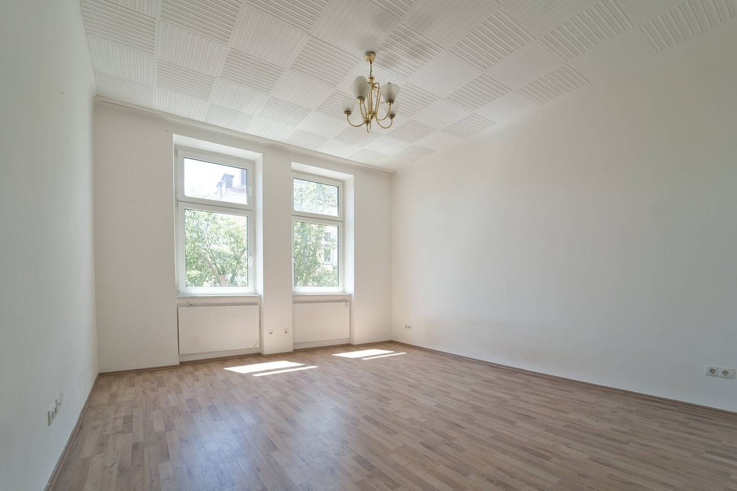 Well maintained 2 room apartment with views in Favoriten