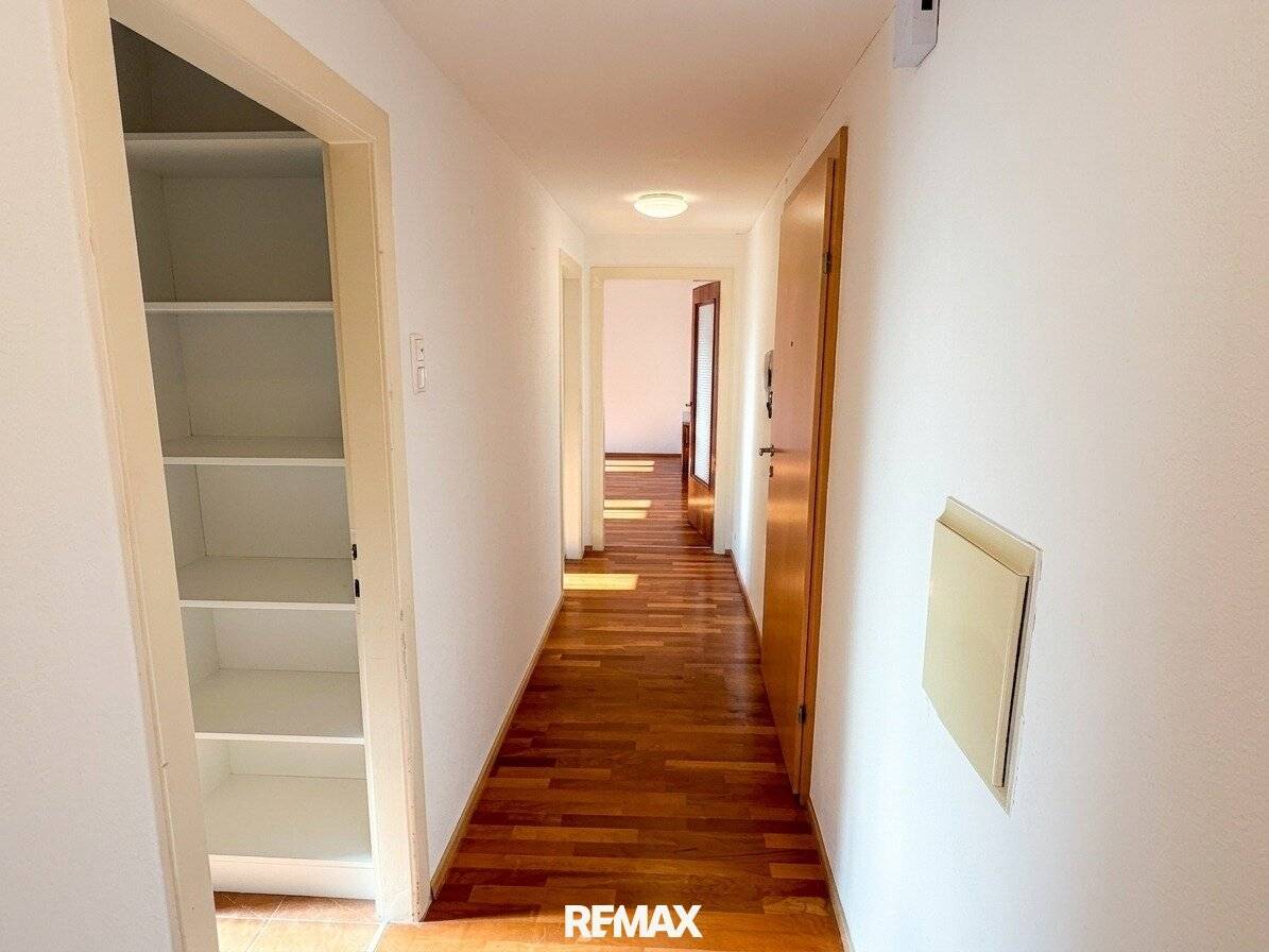Wohnung mit eigenem Garten und Stellplatz