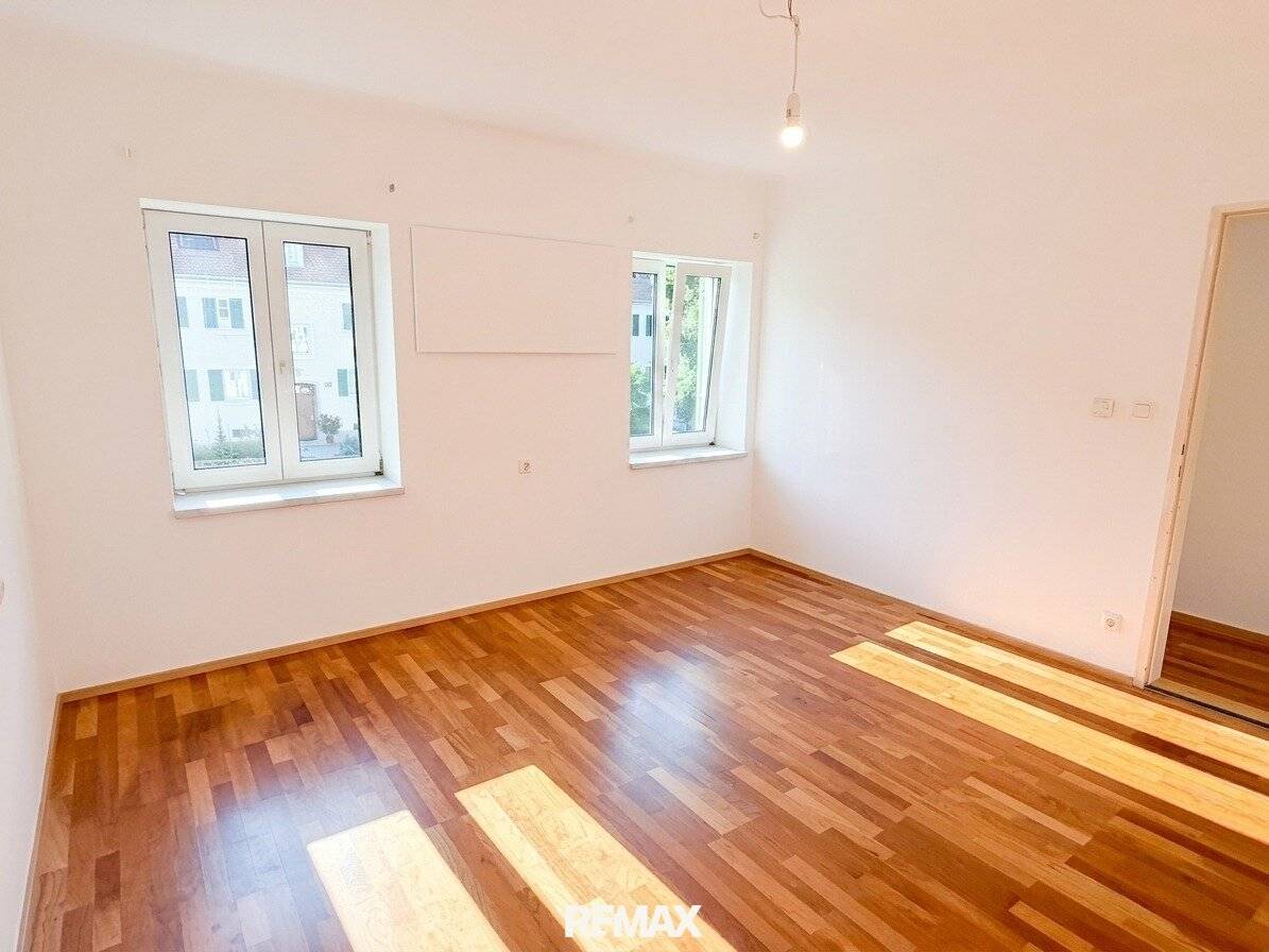 Wohnung mit eigenem Garten und Stellplatz