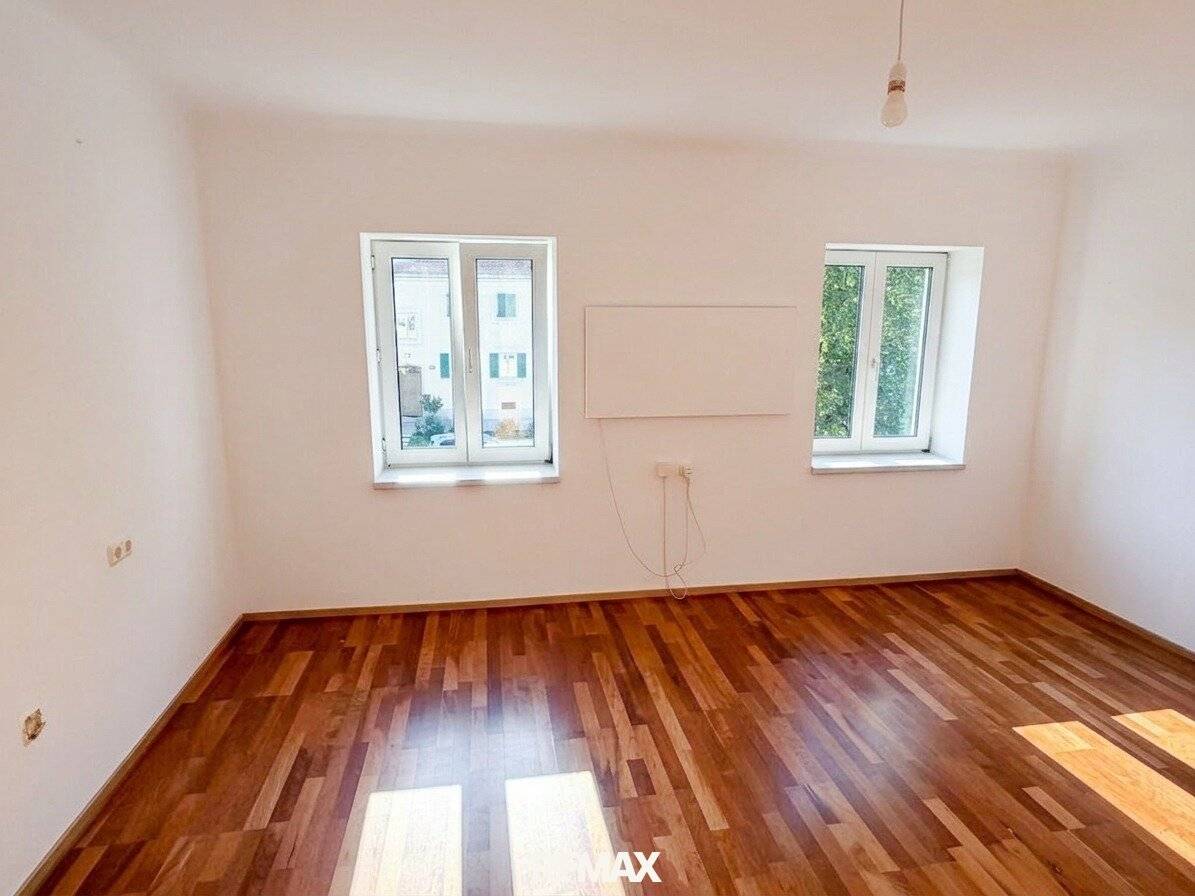 Wohnung mit eigenem Garten und Stellplatz