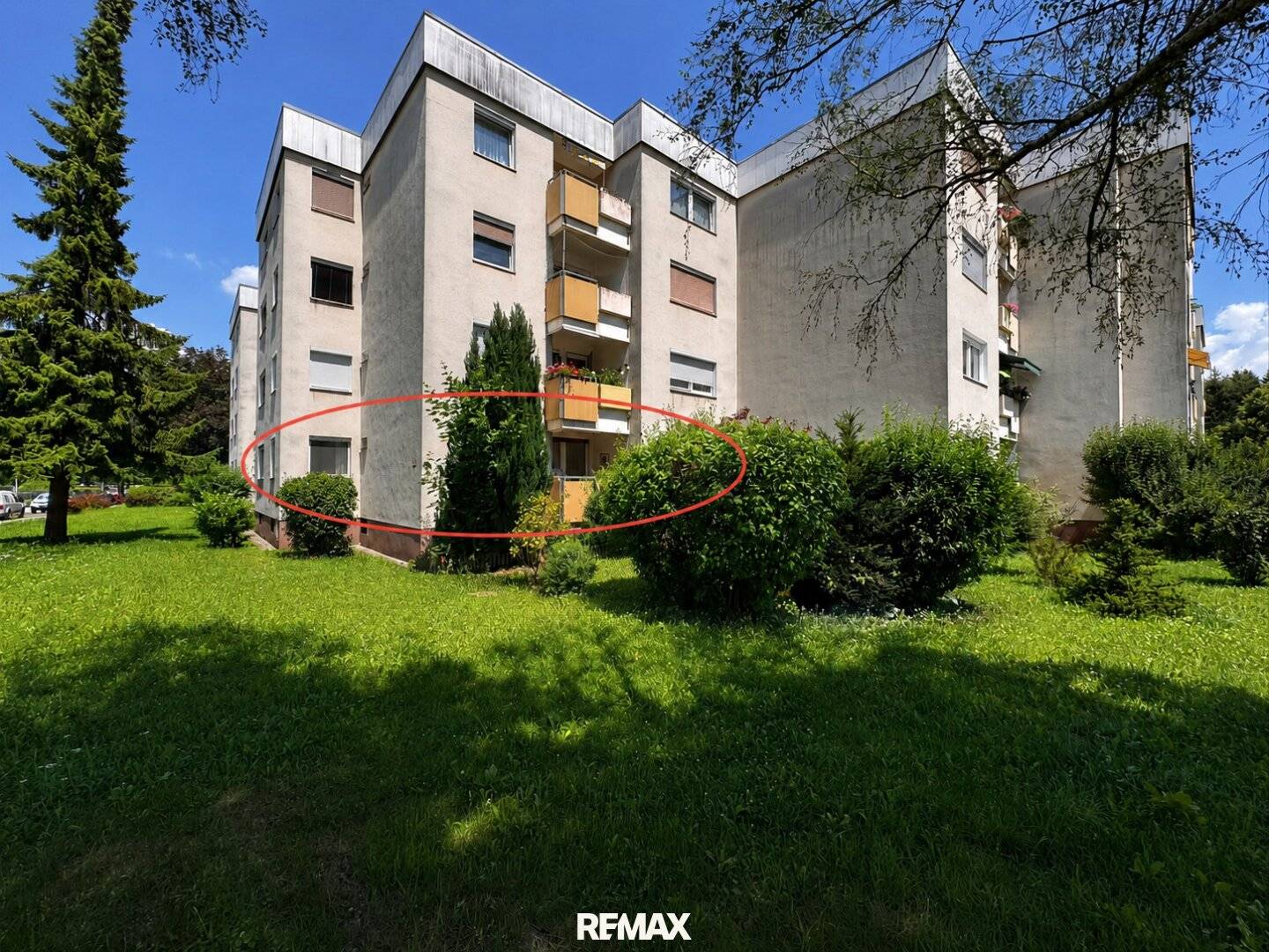 Erdgeschosswohnung mit Loggia und Sauna in ruhiger Lage