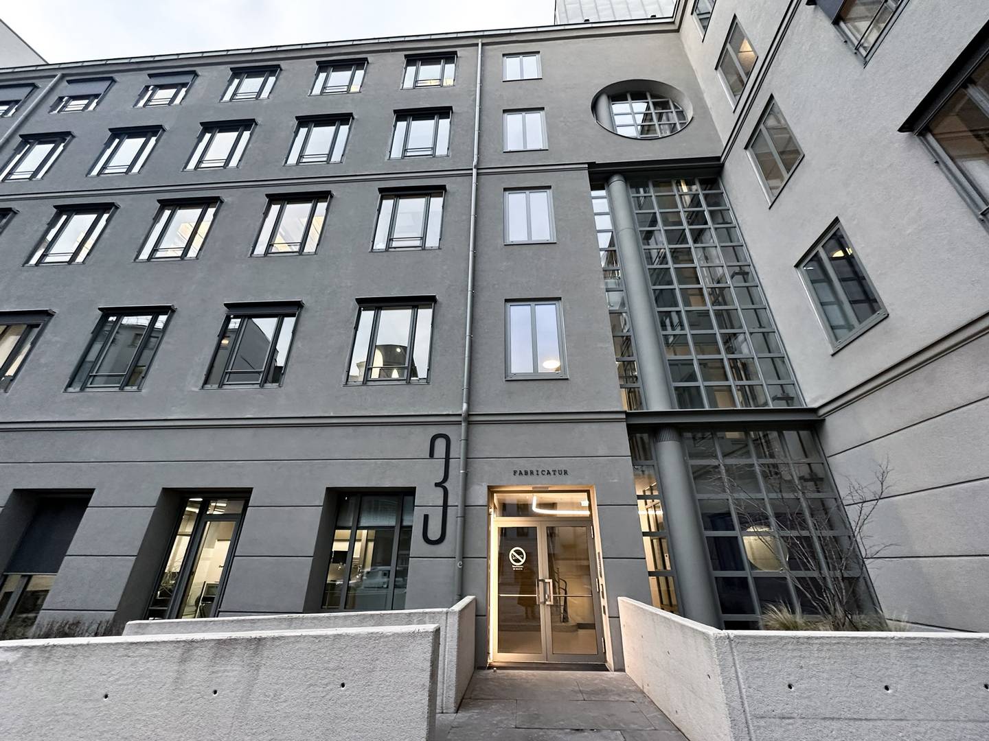 Office spaces in historic Fabiani House with courtyard