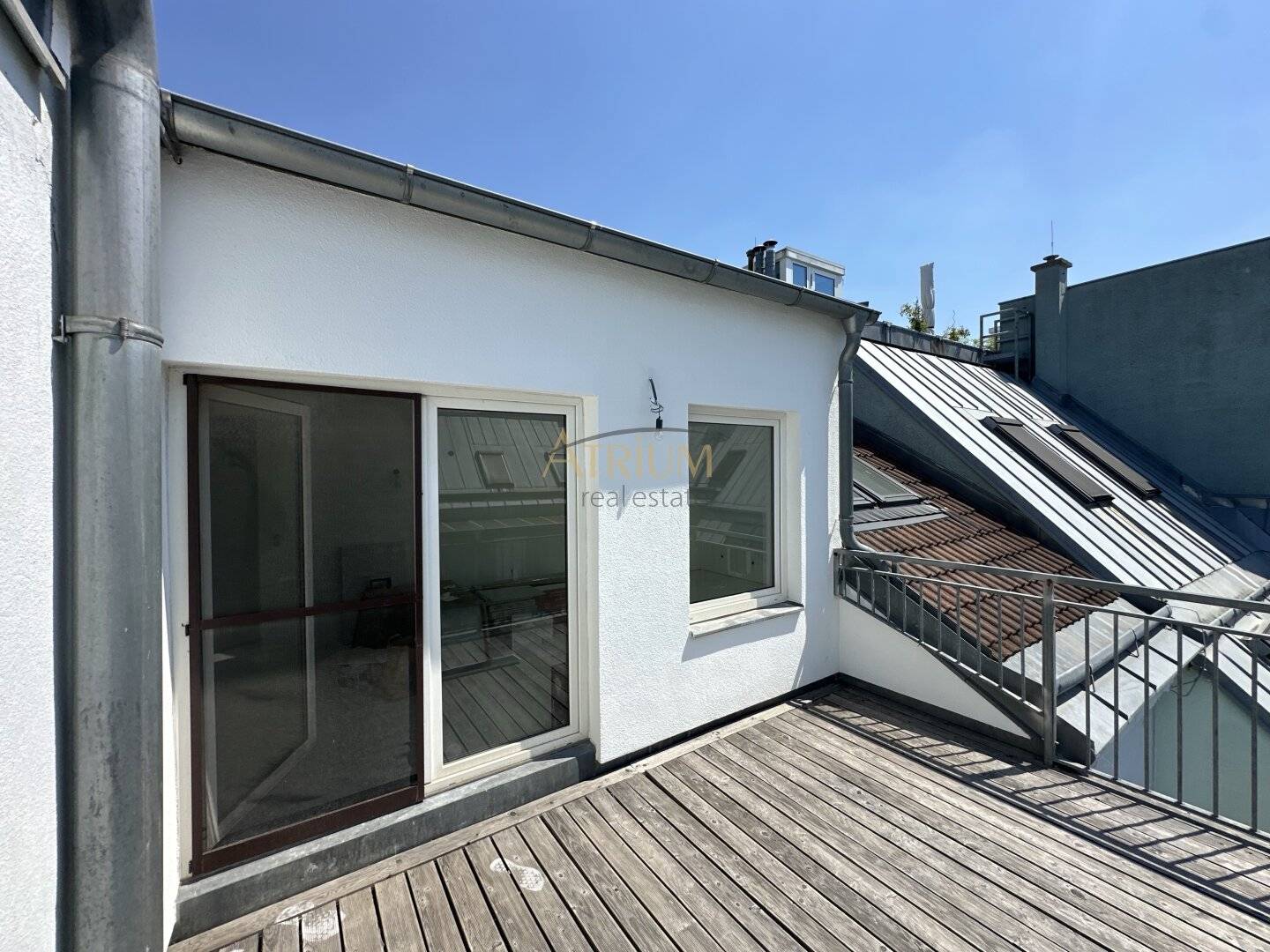 Dachgeschosswohnung mit Terrasse Balkon und Fußbodenheizung