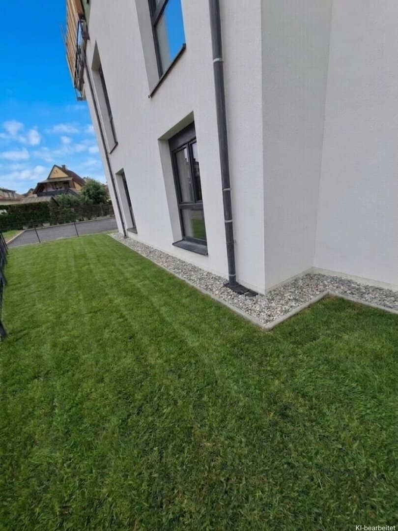 Neubauwohnung mit Eigengarten und Terrasse