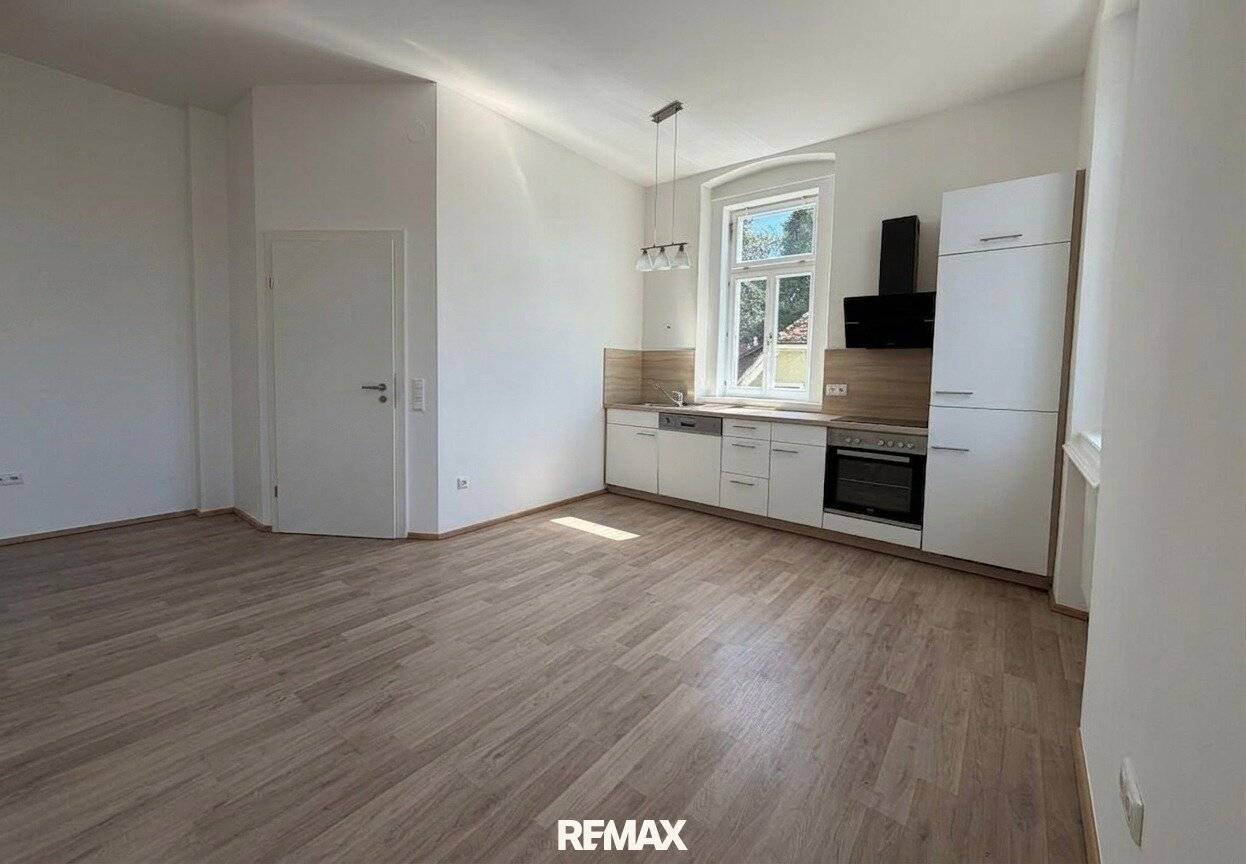 Renovierte Wohnung mit Dachterrasse in zentraler Lage