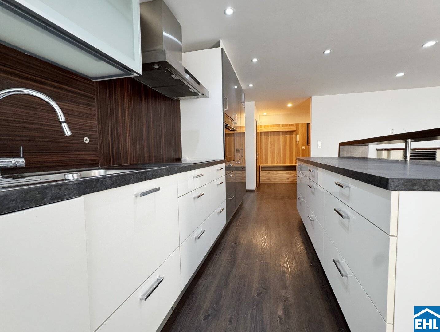 Bright apartment with fitted kitchen and elevator in Meidling