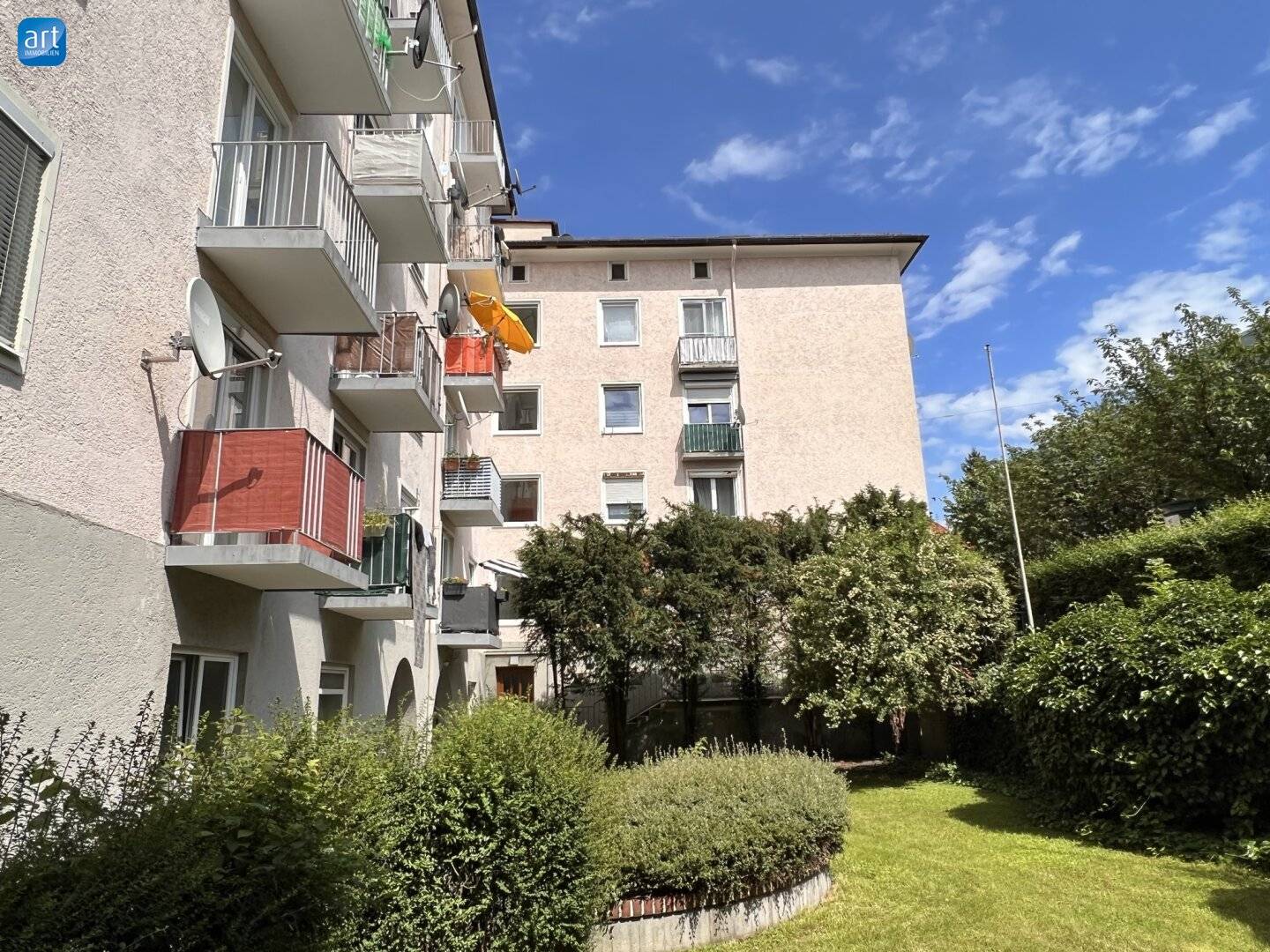 Bright Investment Apartment with Cellar near the Salzach