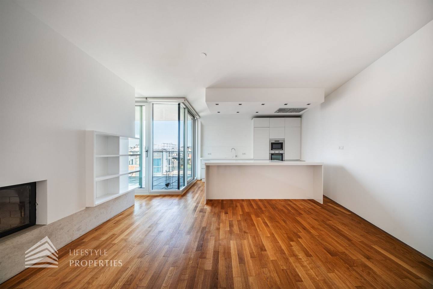 Ruhige Dachgeschosswohnung mit Terrasse und Balkon in bester Innenstadtlage