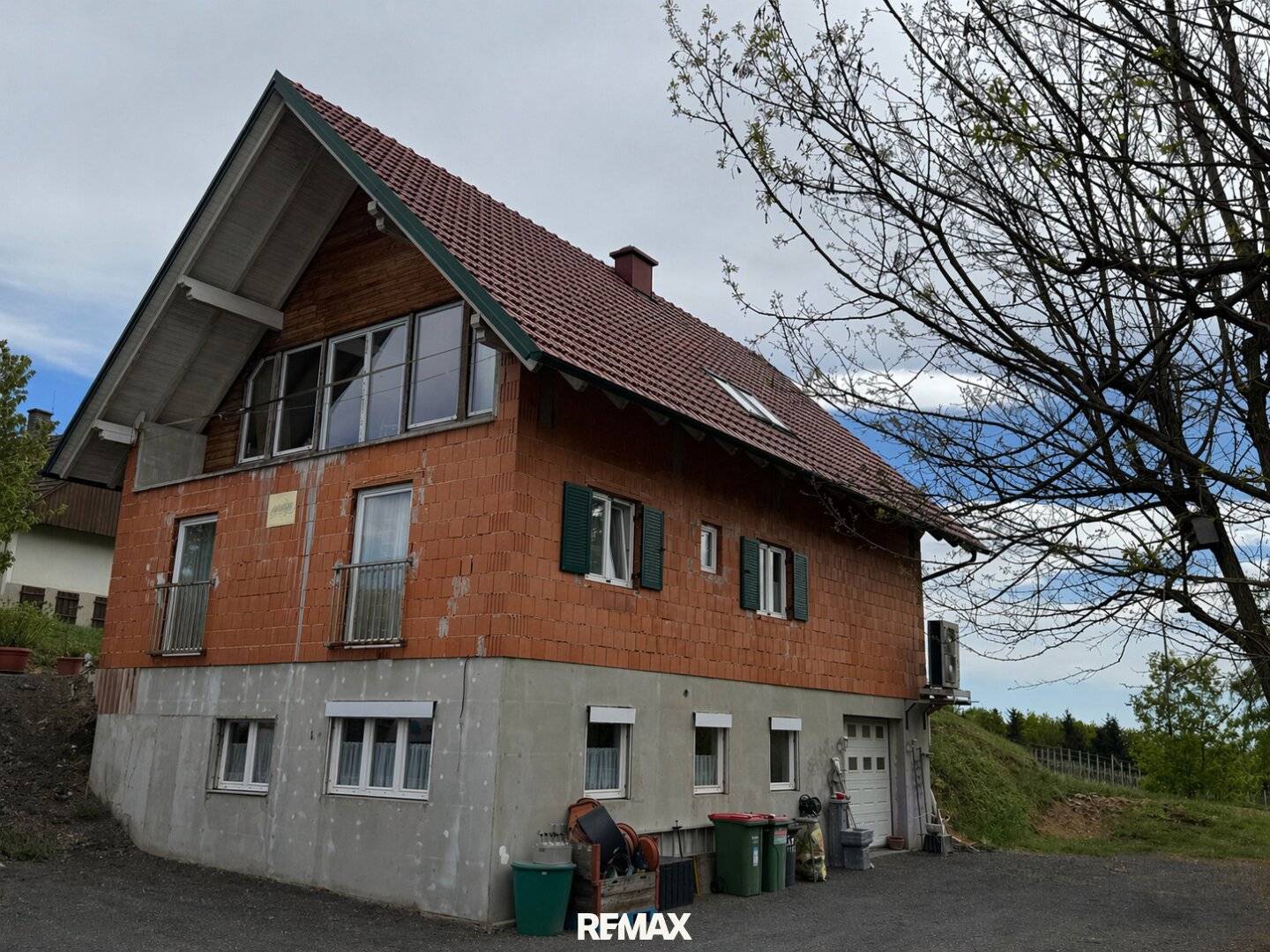 Charmantes Haus in sonniger Hanglage mit Terrasse und Weitblick