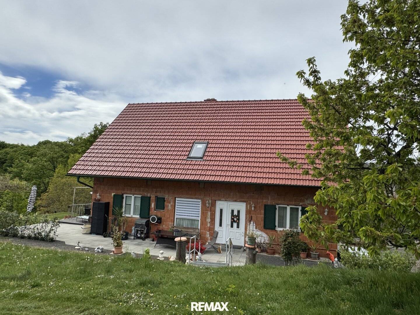Charmantes Haus in sonniger Hanglage mit Terrasse und Weitblick