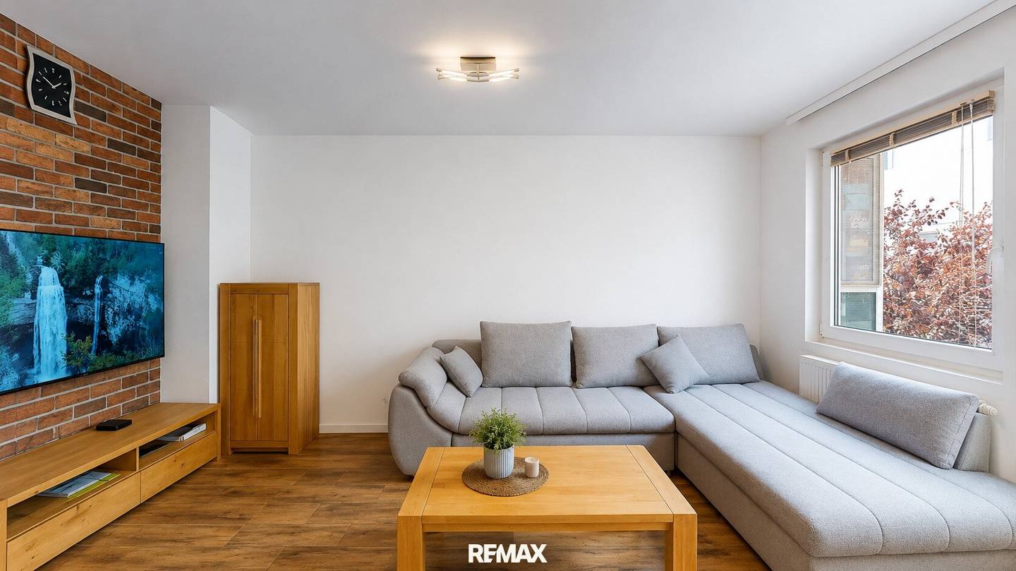 Stylish maisonette apartment with winter garden in quiet villa district