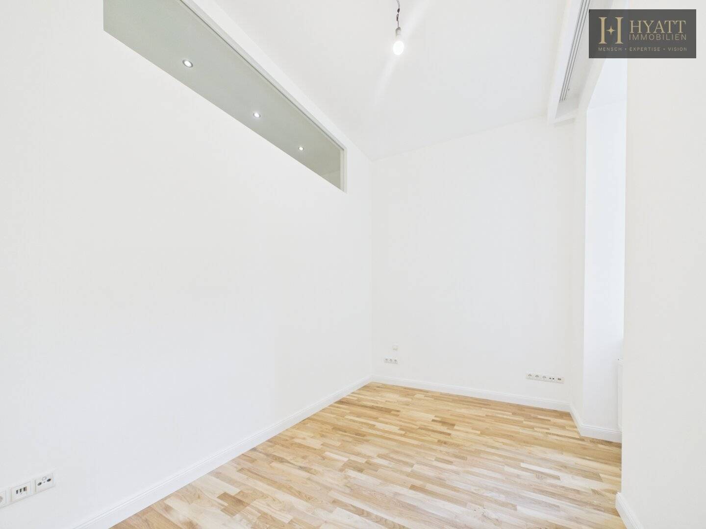 Generalsanierte Altbauwohnung mit Balkon nahe Augarten