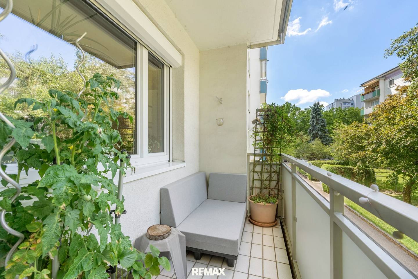 Bright 2 room apartment with loggia in St Magdalena