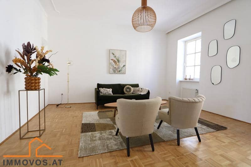 Altbauwohnung mit Loggia in Biedermeierhaus