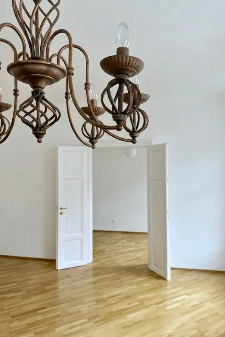 Großzügige Altbauwohnung im Zentrum von Pressbaum