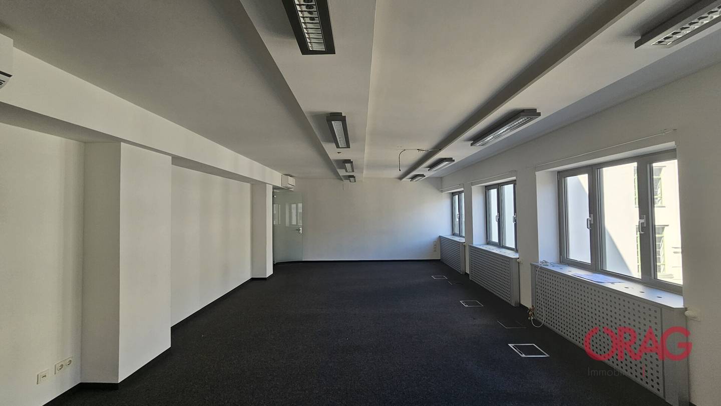 Office space in a Jugendstil building with courtyard and underground parking