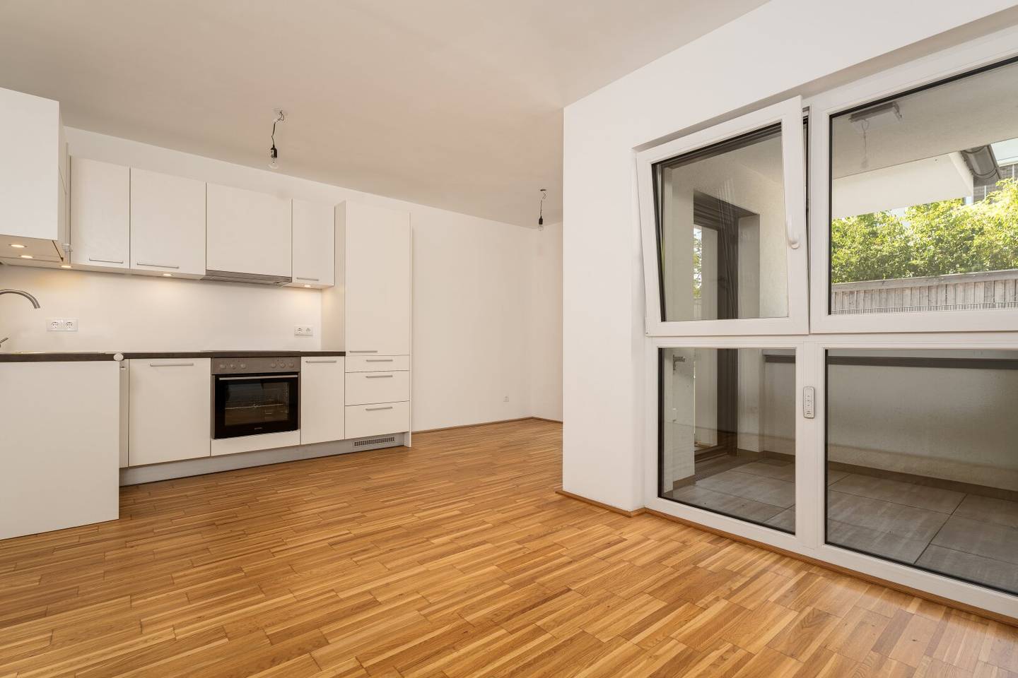 Erdgeschosswohnung mit Loggia und Garagenplatz in grüner Lage