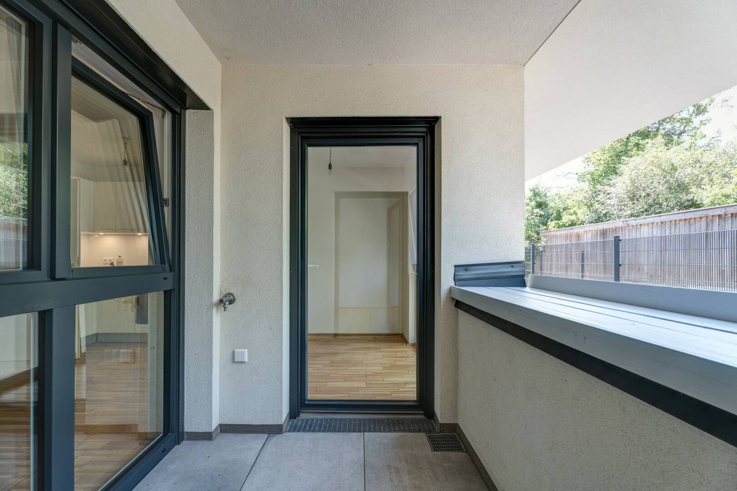 Erdgeschosswohnung mit Loggia und Garagenplatz in grüner Lage