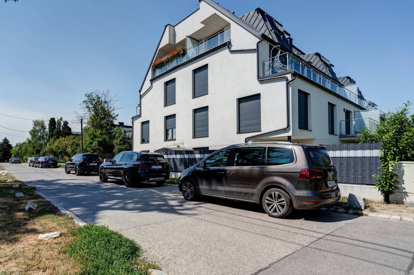 Erdgeschosswohnung mit Loggia und Garagenplatz in grüner Lage