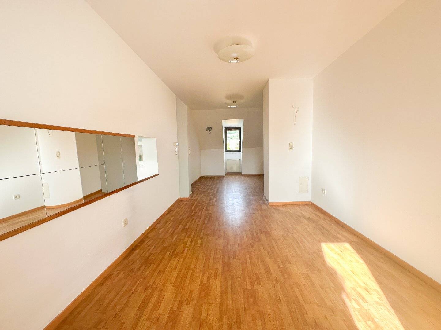 Penthouse apartment with sunny terrace and expansion potential