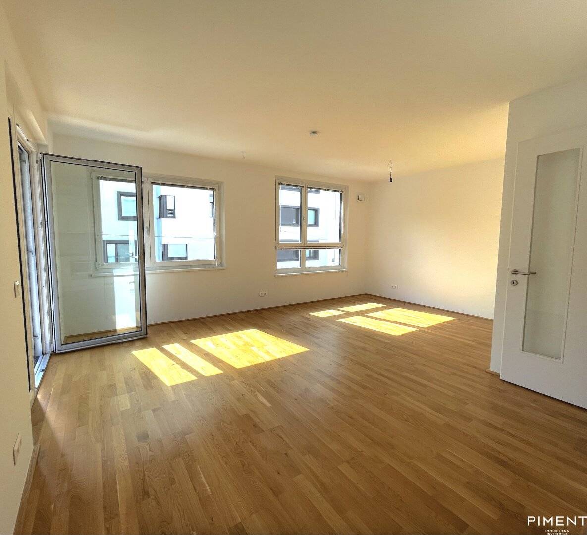 Sunny 3-Room Apartment with Balcony near U1