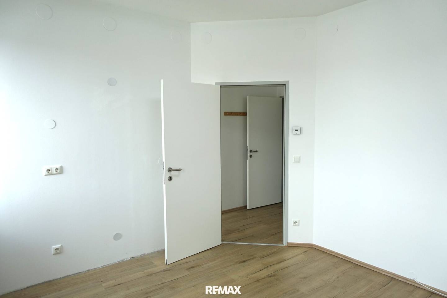 Moderne barrierefreie Praxis im Zentrum mit optionalem Tiefgaragenstellplatz