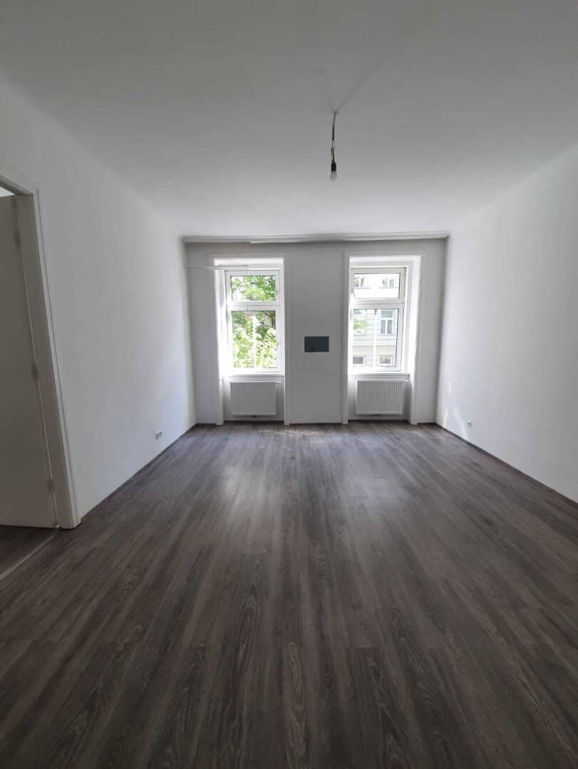 Charming Altbau Apartment with Balcony Option near Praterstern
