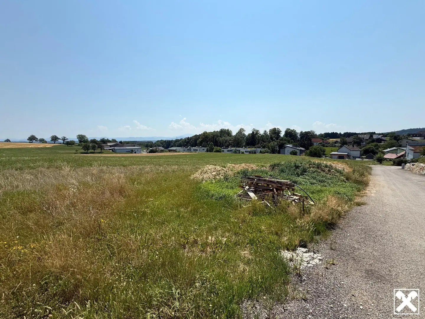 Building plot with views in a quiet residential setting