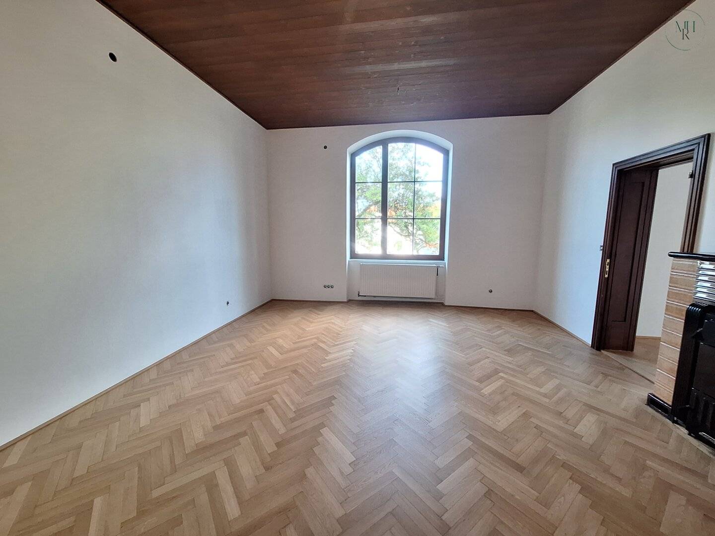 Ground floor apartment with garden in green surroundings