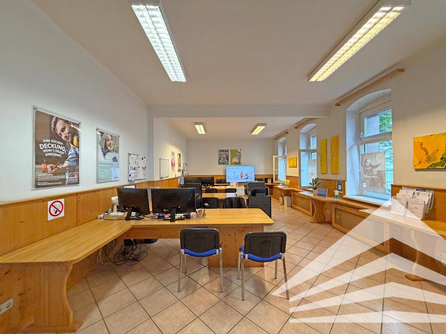 Ground floor commercial space with separate entrance